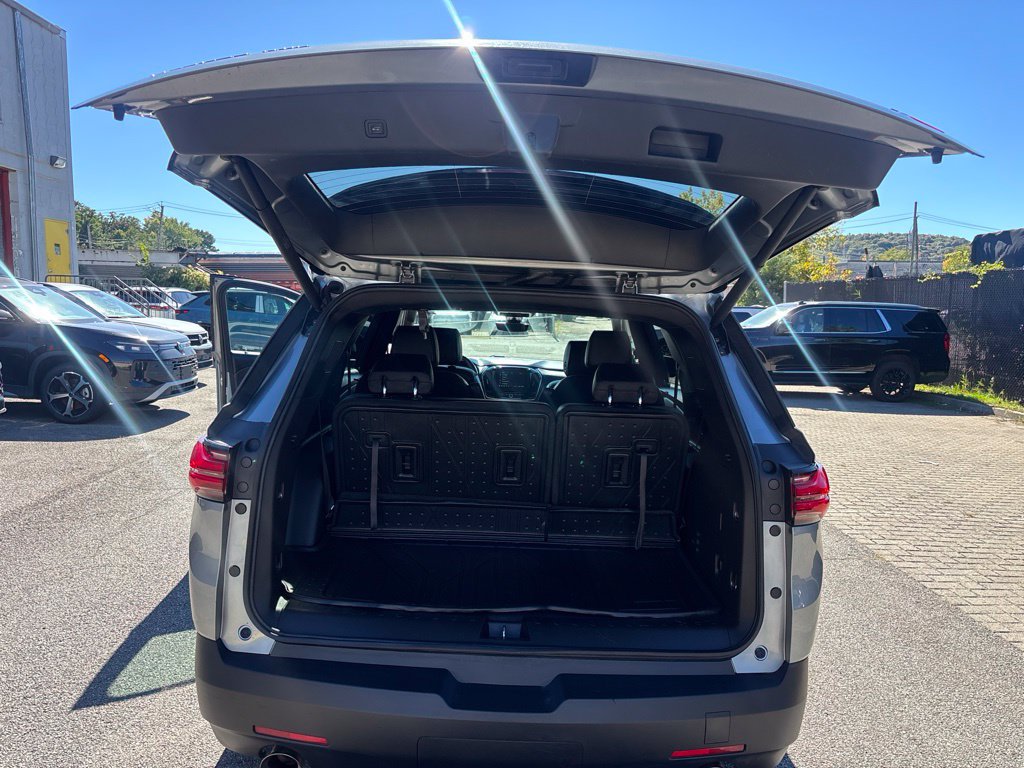Used 2023 Chevrolet Traverse RS w/ LPO, Floor Liner Package AWD/4WD image 26