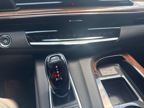 Used 2023 Cadillac Escalade Premium Luxury w/ Performance Package AWD/4WD image 19