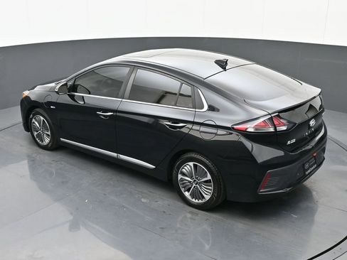 Used 2020 Hyundai Ioniq Limited image 31