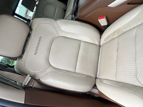 Used 2019 RAM 1500 Laramie AWD/4WD image 20