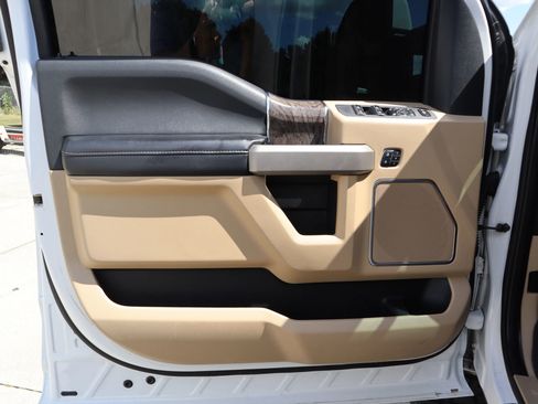 Used 2019 Ford F250 Lariat w/ Lariat Value Package image 23