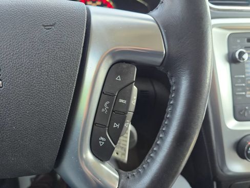 Used 2016 GMC Acadia SLE FWD image 17