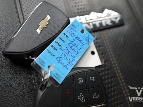 Used 2024 Chevrolet Silverado 2500 High Country w/ Technology Package image 13