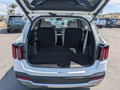 Certified 2025 Kia Sorento EX w/ EX Panoramic Sunroof Package AWD/4WD image 30