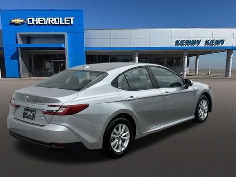Used 2026 Toyota Camry LE FWD image 5