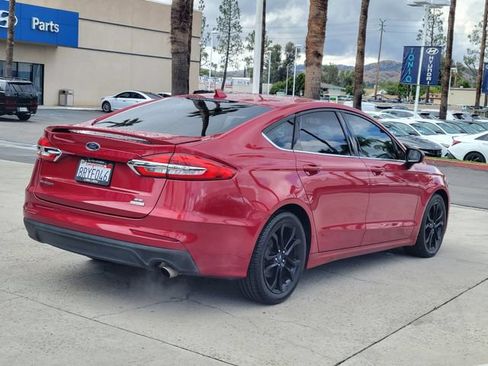Used 2020 Ford Fusion SE w/ Equipment Group 151A FWD image 4