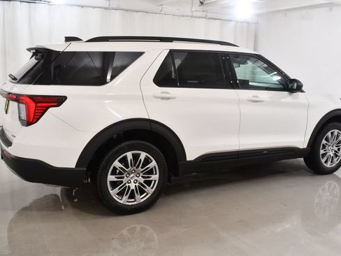 New 2026 Ford Explorer Active w/ Active Comfort Package AWD/4WD image 11