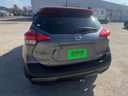 Used 2018 Nissan Kicks SR w/ Premium Package image 7