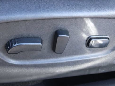Used 2019 Nissan Rogue SV FWD image 36