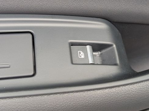 Used 2020 Audi Q8 Premium Plus image 30