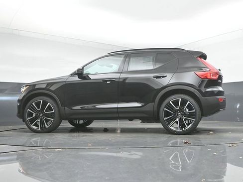 New 2026 Volvo XC40 B5 Ultra w/ Protection Package Premier image 40
