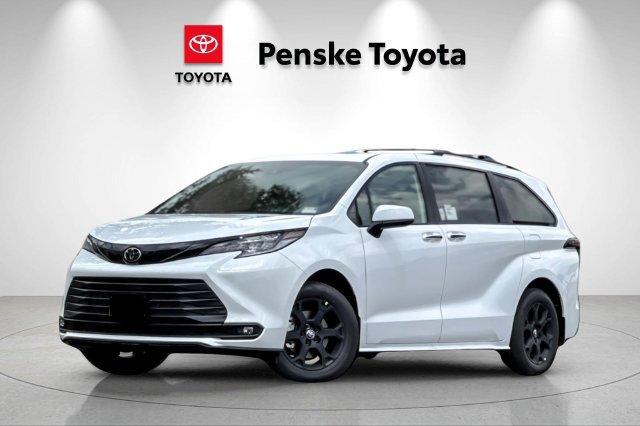 New 2026 Toyota Sienna XLE Woodland Edition AWD/4WD image 8