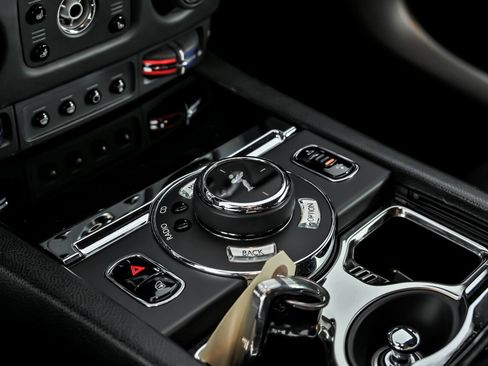 Used 2014 Rolls-Royce Wraith image 39