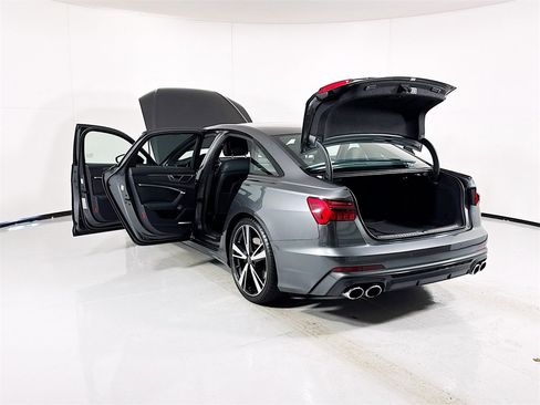 Used 2022 Audi S6 Prestige w/ Prestige Package image 29