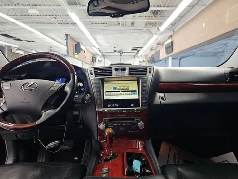 Used 2012 Lexus LS 460 w/ Luxury Value Edition RWD image 12