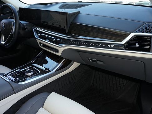 Used 2024 BMW X7 xDrive40i w/ Executive Package image 11