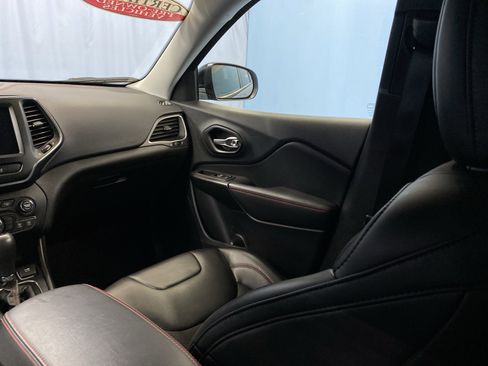 Used 2022 Jeep Cherokee Trailhawk image 27