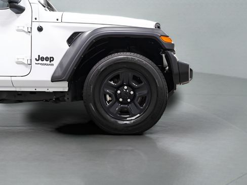 Used 2022 Jeep Wrangler Unlimited Sport AWD/4WD image 7