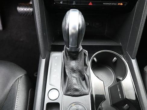 Used 2018 Volkswagen Atlas SEL Premium image 24