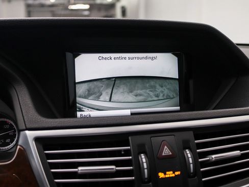Used 2013 Mercedes-Benz E 350 Sedan image 29