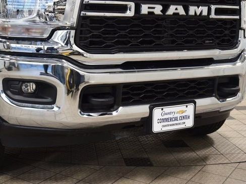 Used 2024 RAM 5500 Tradesman w/ Chrome Appearance Group image 7