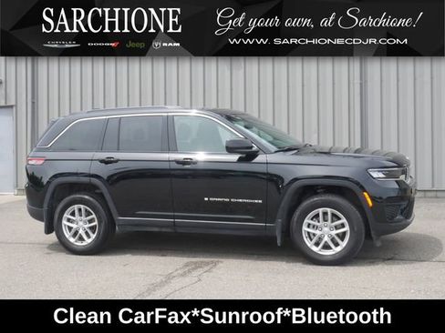 Used 2025 Jeep Grand Cherokee Laredo X AWD/4WD image 1
