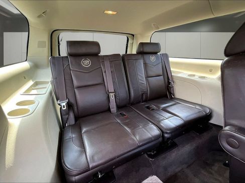 Used 2013 Cadillac Escalade ESV Platinum AWD/4WD image 26