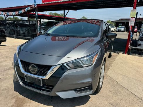 Used 2020 Nissan Versa S image 4