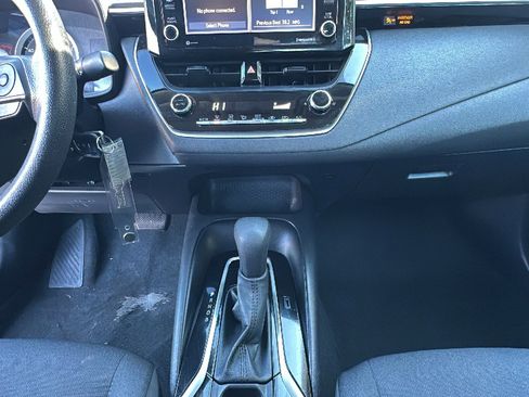 Used 2022 Toyota Corolla LE image 21