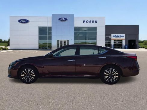Used 2025 Nissan Altima 2.5 SV FWD image 6