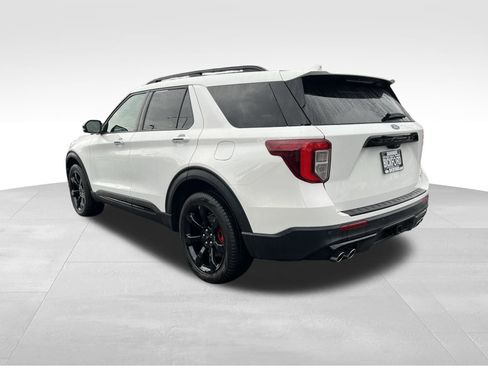 Used 2024 Ford Explorer ST w/ Technology Package image 8
