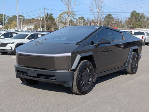 Used 2024 Tesla Cybertruck AWD Crew Cab image 7