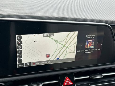 Certified 2025 Kia Niro EX Touring FWD image 19