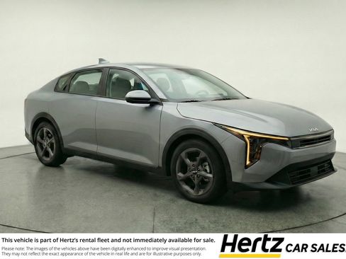 Used 2025 Kia K4 LXS image 1