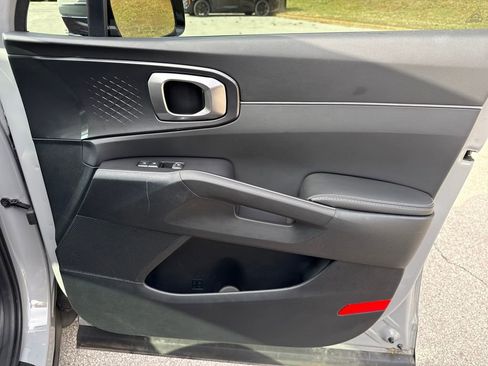 Used 2025 Kia Sorento S w/ Panoramic Sunroof Package image 32