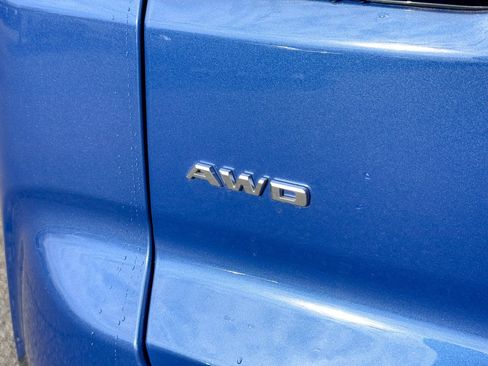 Used 2023 Cadillac XT4 Sport w/ Cold Weather Package image 12