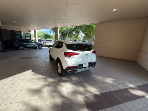 Used 2025 Buick Encore GX Preferred AWD/4WD image 10