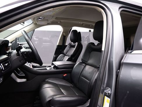 Used 2023 Lincoln Aviator Reserve w/ Equipment Group 201A AWD/4WD image 9