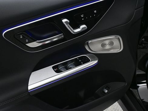 New 2026 Mercedes-Benz GLC 300 image 8