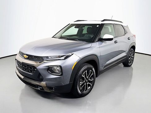 Used 2022 Chevrolet TrailBlazer ACTIV w/ Sun and Liftgate Package image 3