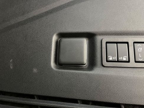Certified 2025 GMC Yukon XL Elevation w/ LPO, Elevation Black Package AWD/4WD image 34