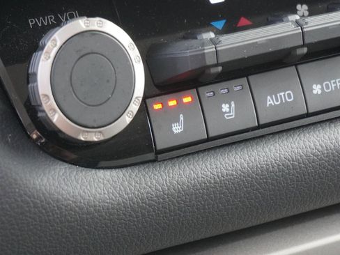 Used 2024 Toyota Sequoia Limited image 30