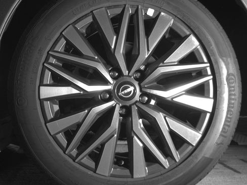 Used 2025 Nissan Altima 2.5 SV FWD image 14