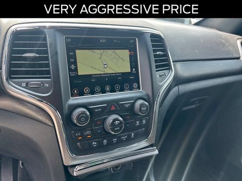 Used 2018 Jeep Grand Cherokee Altitude AWD/4WD image 19