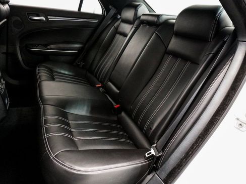 Used 2023 Chrysler 300 S image 9