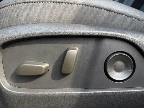 New 2026 Chevrolet Equinox LT w/ Convenience Package II image 15