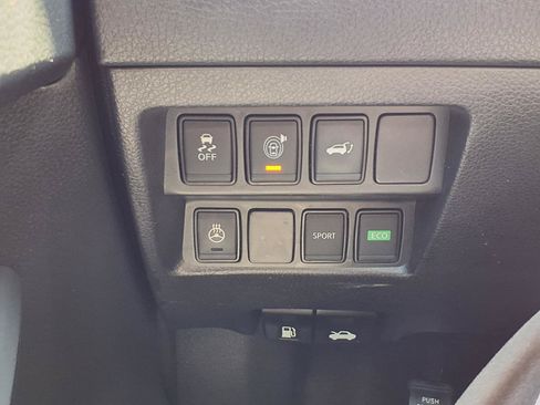 Used 2017 Nissan Rogue SL FWD image 9
