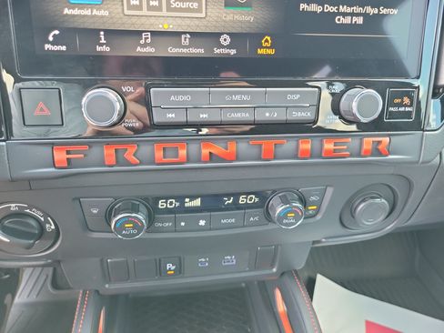 Used 2025 Nissan Frontier PRO-4X AWD/4WD image 17