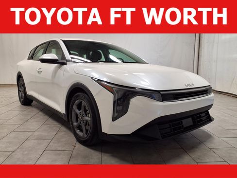 Used 2025 Kia K4 FWD image 1