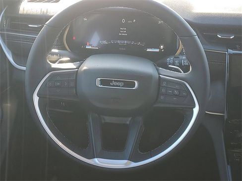 New 2025 Jeep Grand Cherokee L Altitude image 15